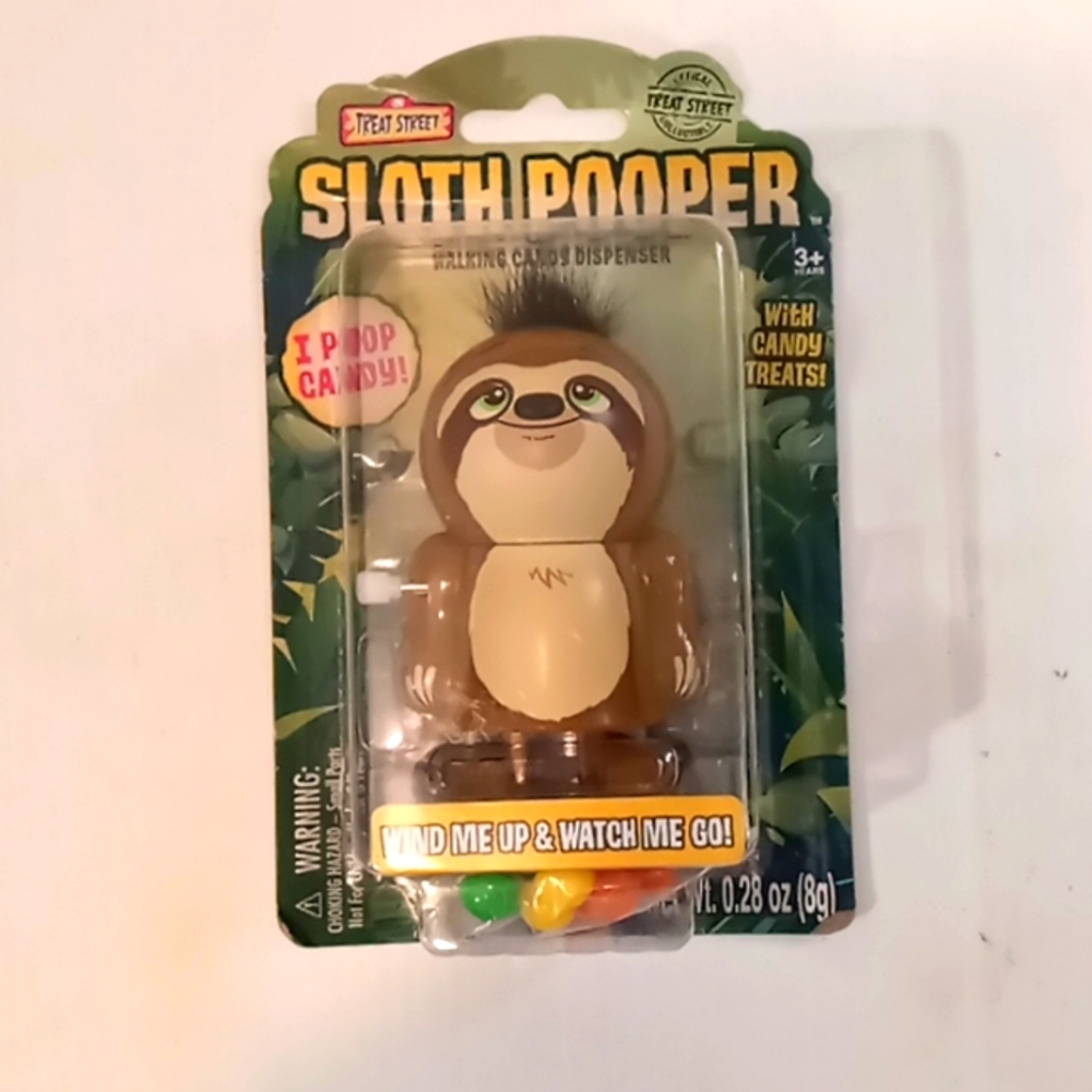 Sloth Pooper Wind-Up Walking Treat Street Candy Dispenser Toy Figure